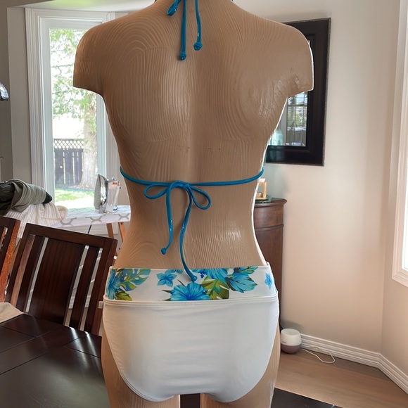 Mismatched bikini top and bottom - Picture 3 of 11